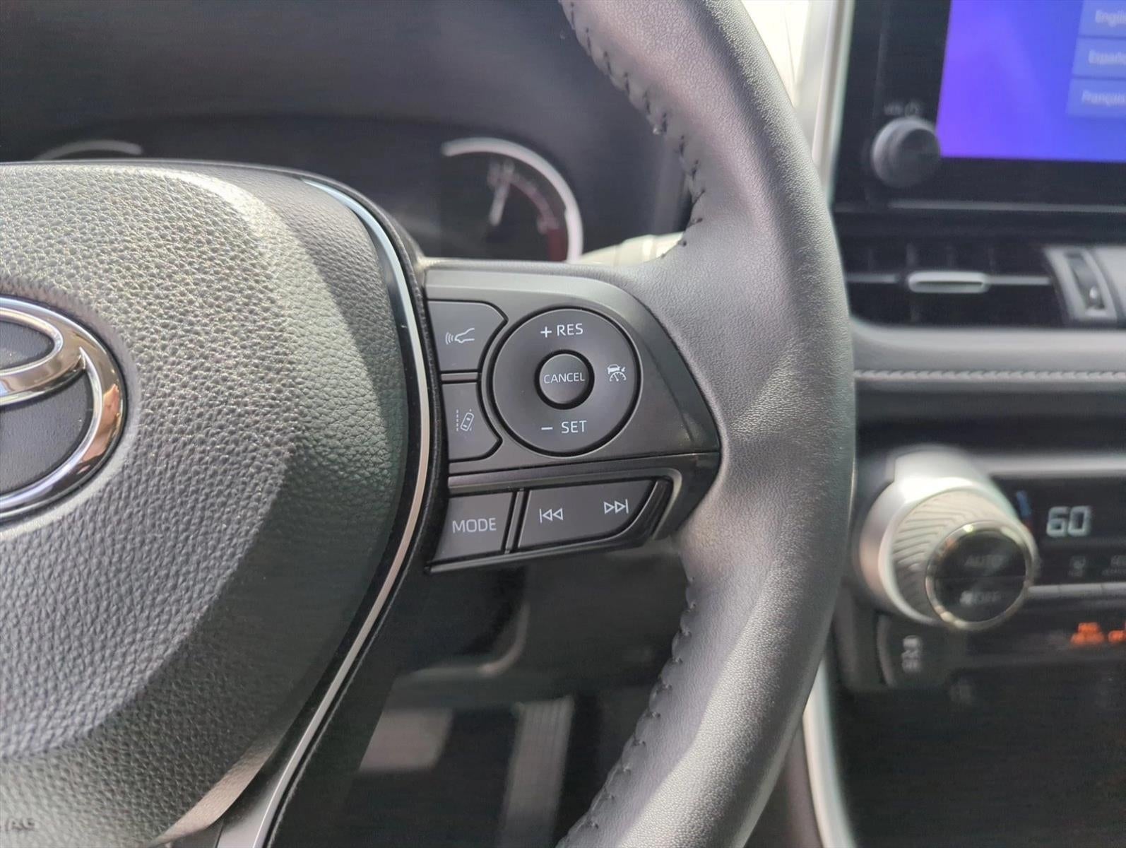 2025 Toyota RAV4 XLE Premium FWD (Natl)