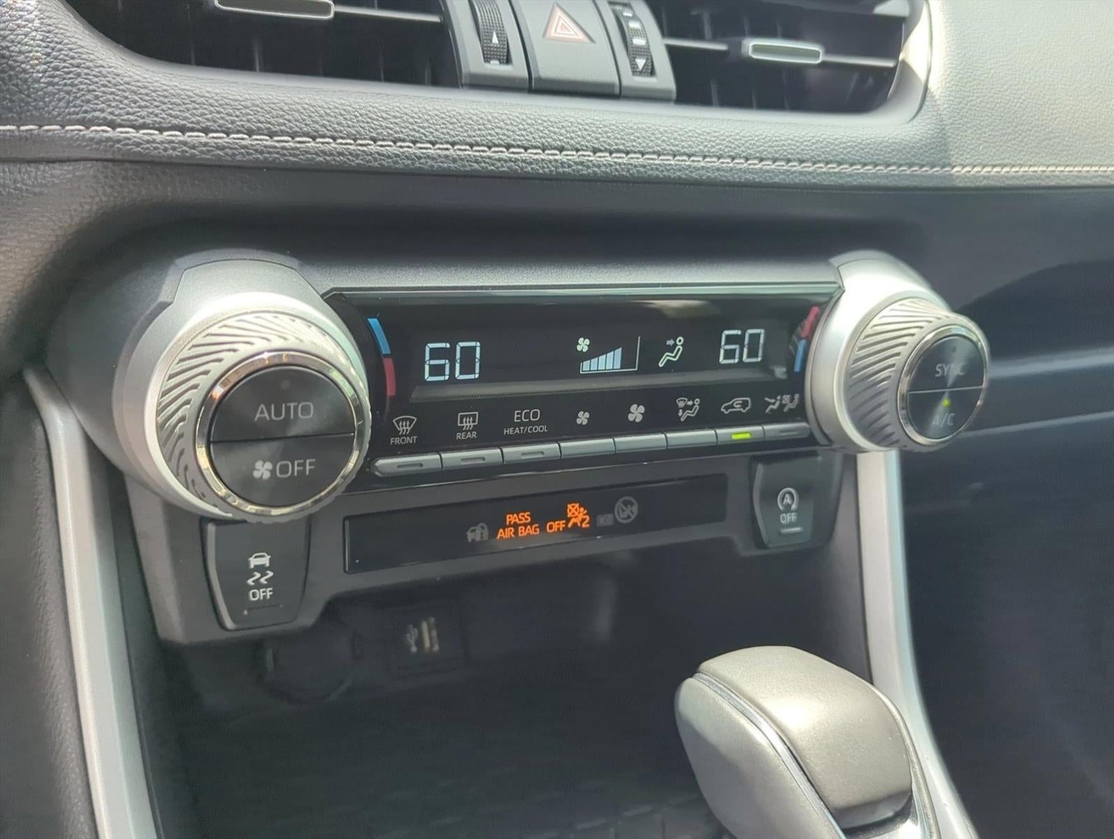 2025 Toyota RAV4 XLE Premium FWD (Natl)