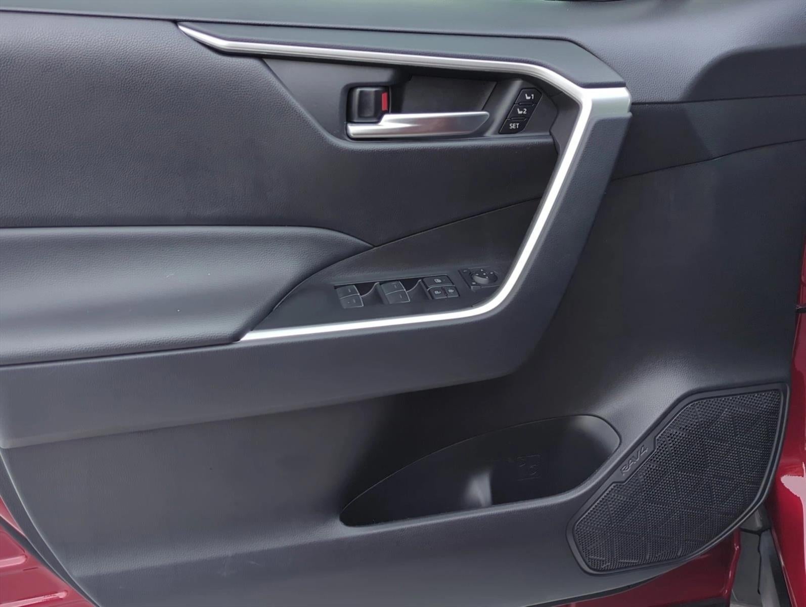 2025 Toyota RAV4 XLE Premium FWD (Natl)