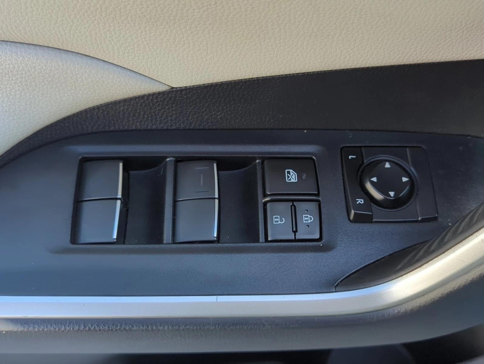 2021 Toyota RAV4 XLE Premium FWD (Natl)