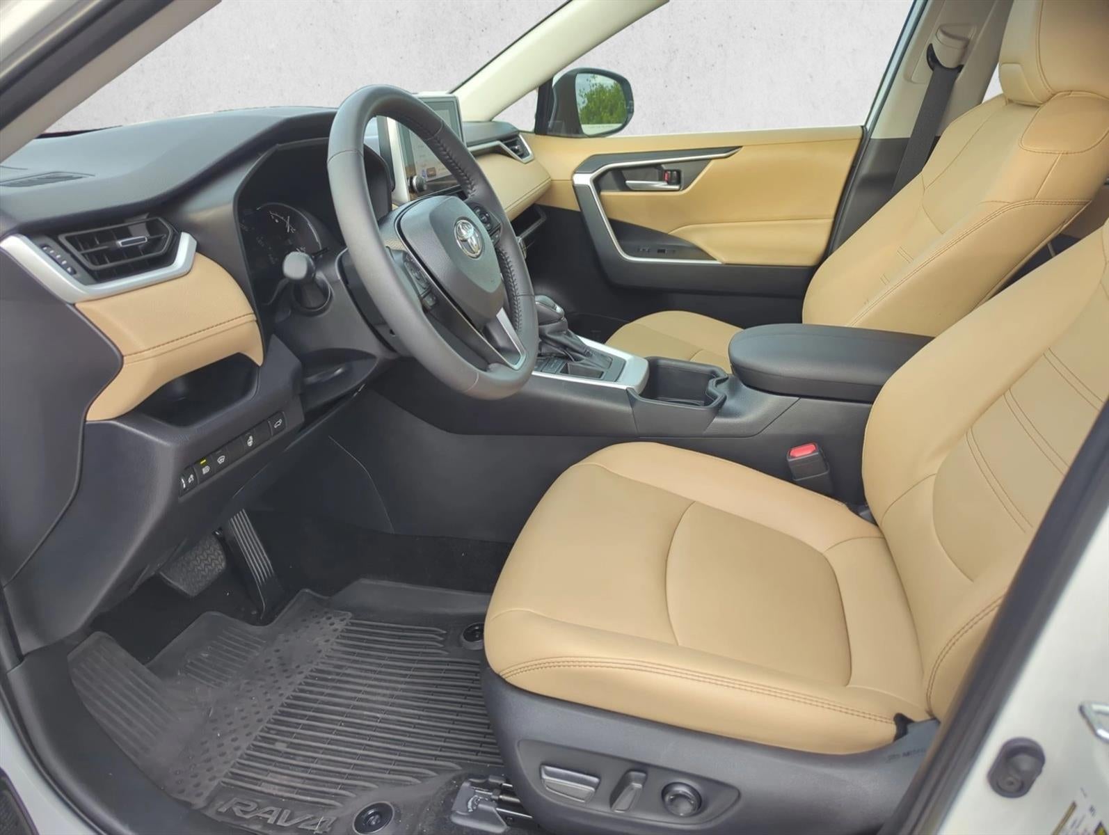 2025 Toyota RAV4 XLE Premium FWD (Natl)