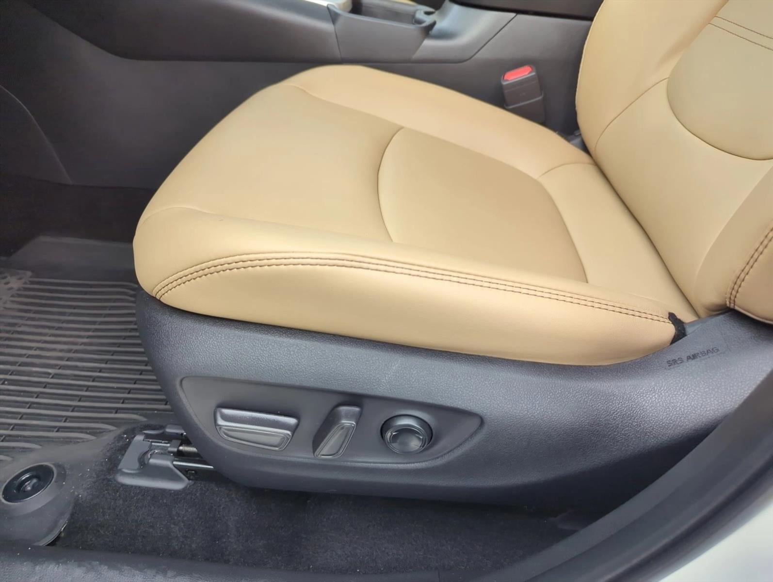 2025 Toyota RAV4 XLE Premium FWD (Natl)