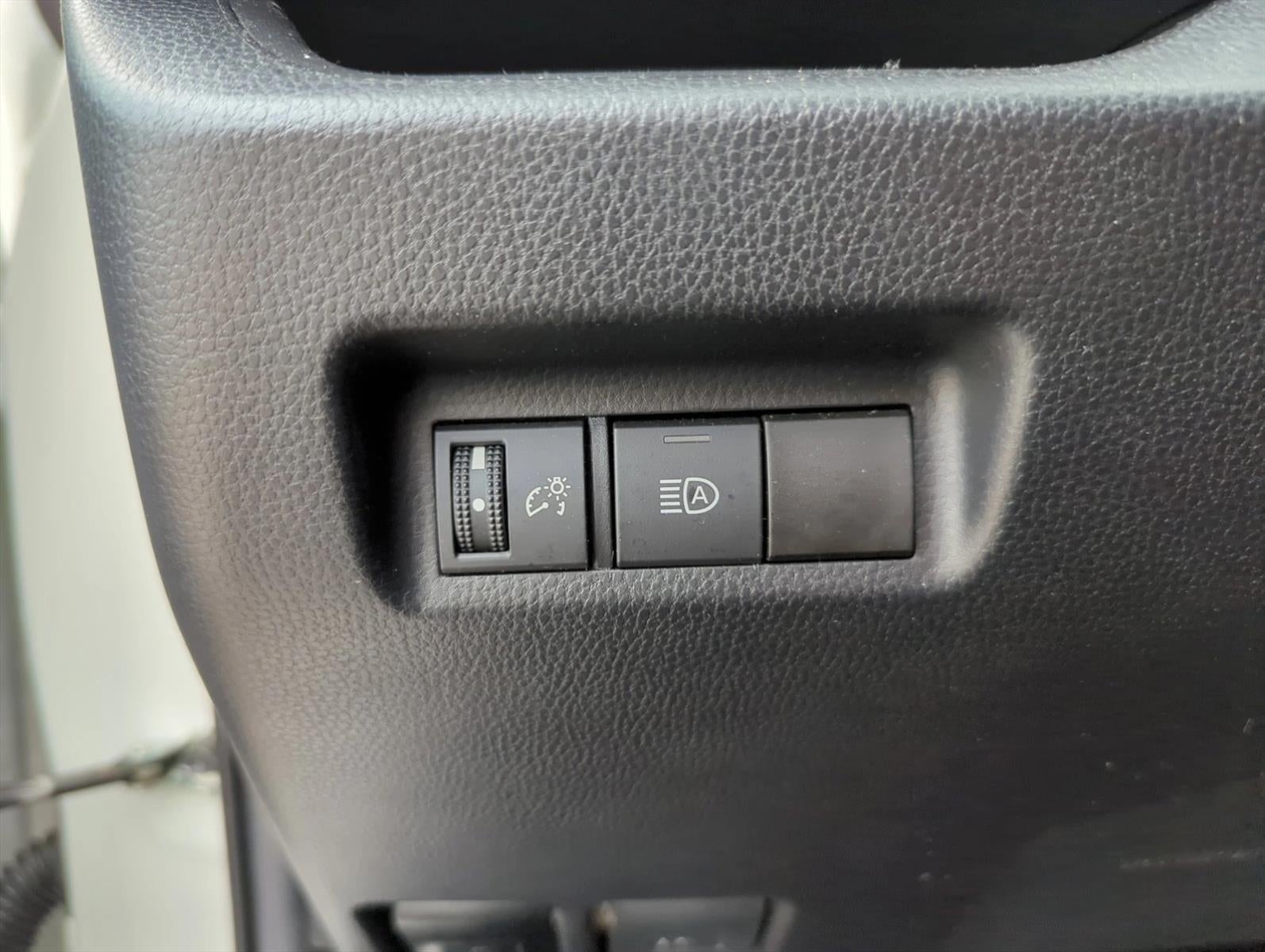 2021 Toyota RAV4 LE FWD (GS)