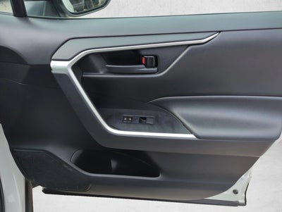 2021 Toyota RAV4 LE FWD (GS)