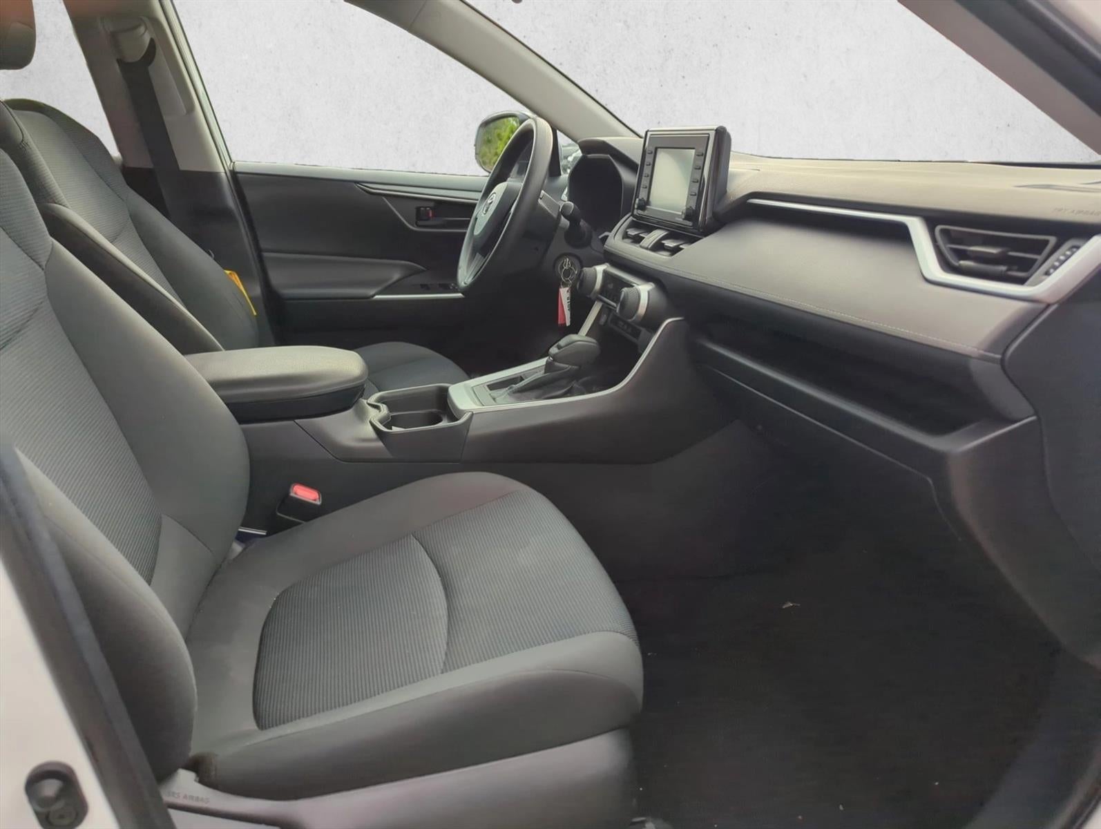 2021 Toyota RAV4 LE FWD (GS)