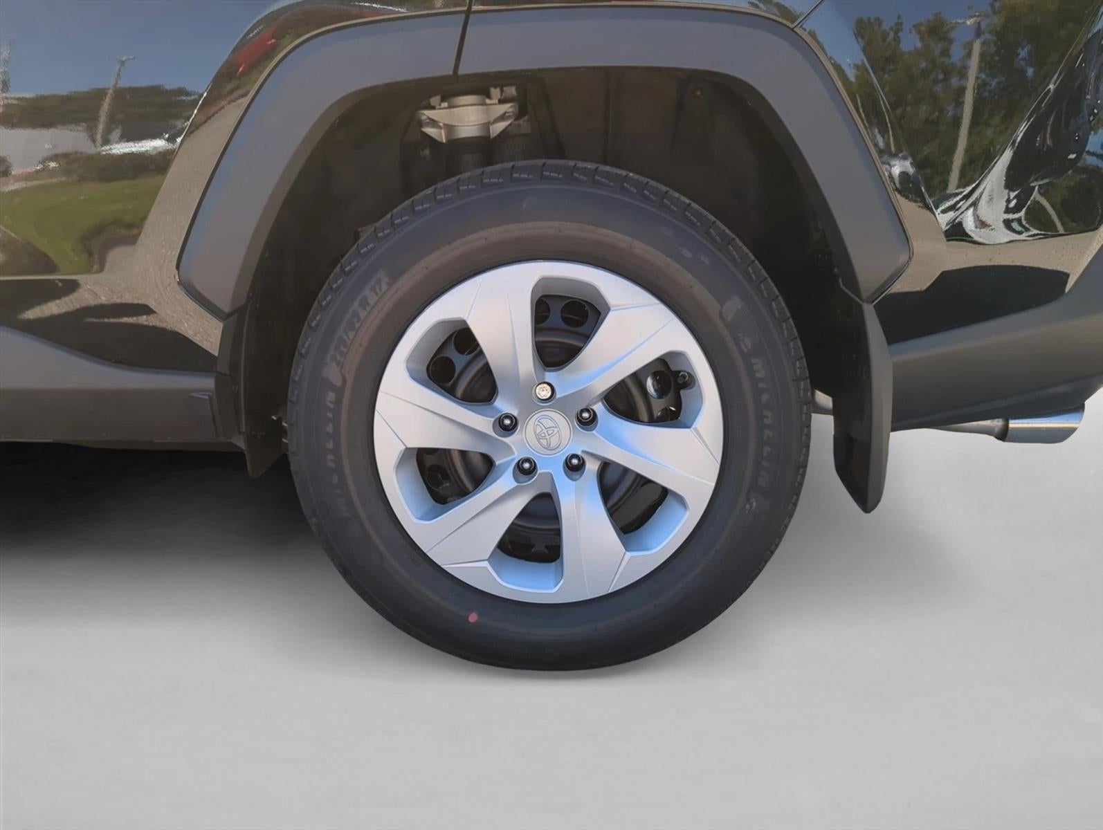 2025 Toyota RAV4 LE FWD (GS)