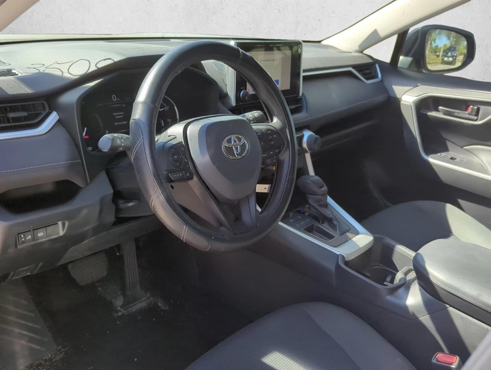 2023 Toyota RAV4 LE FWD (GS)