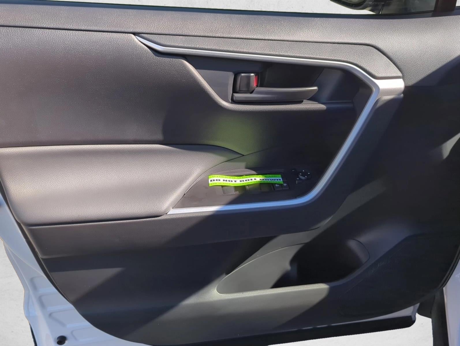 2025 Toyota RAV4 LE FWD (GS)