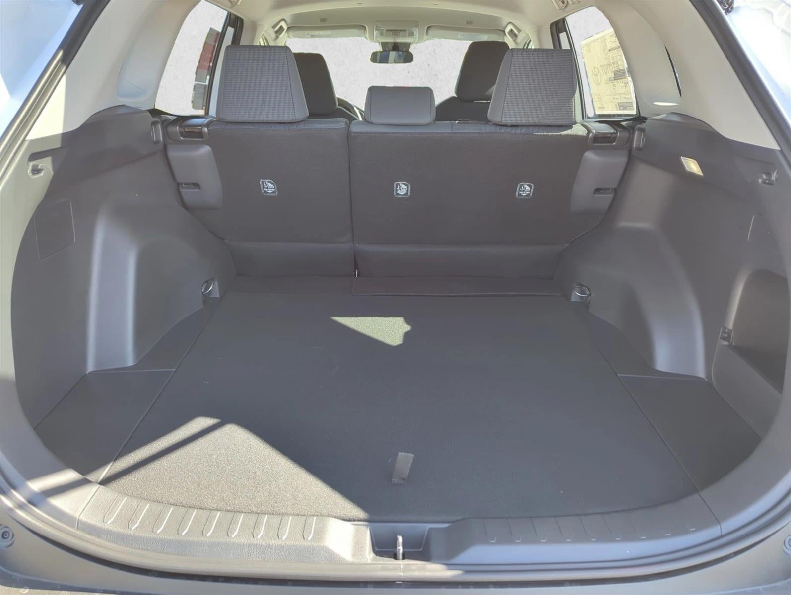 2025 Toyota RAV4 LE FWD (GS)