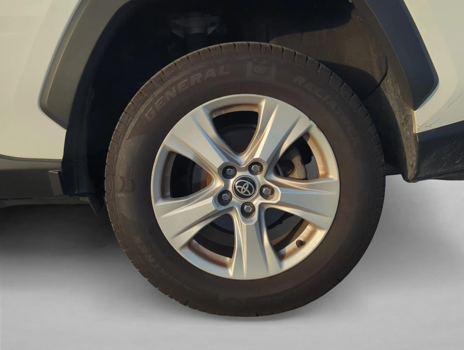2021 Toyota RAV4 XLE FWD (GS)