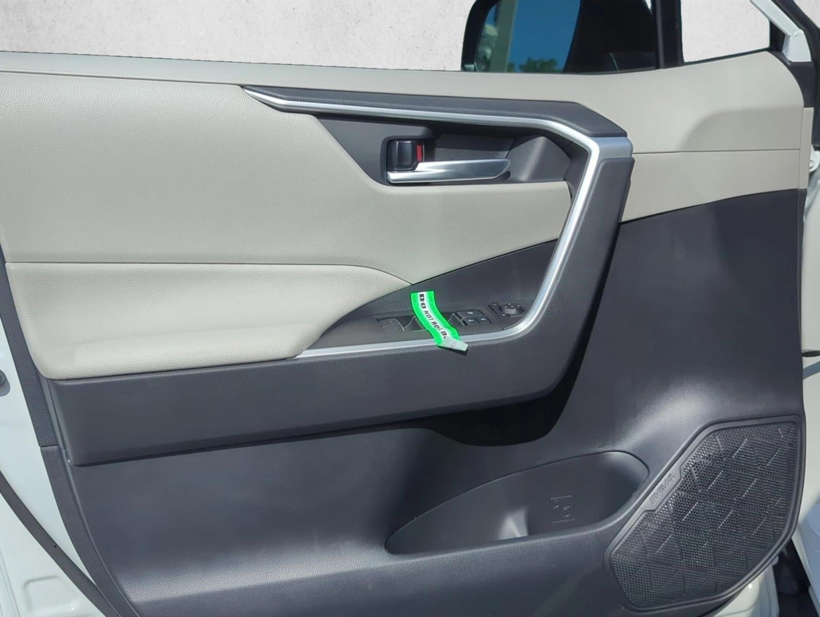 2025 Toyota RAV4 XLE FWD (GS)
