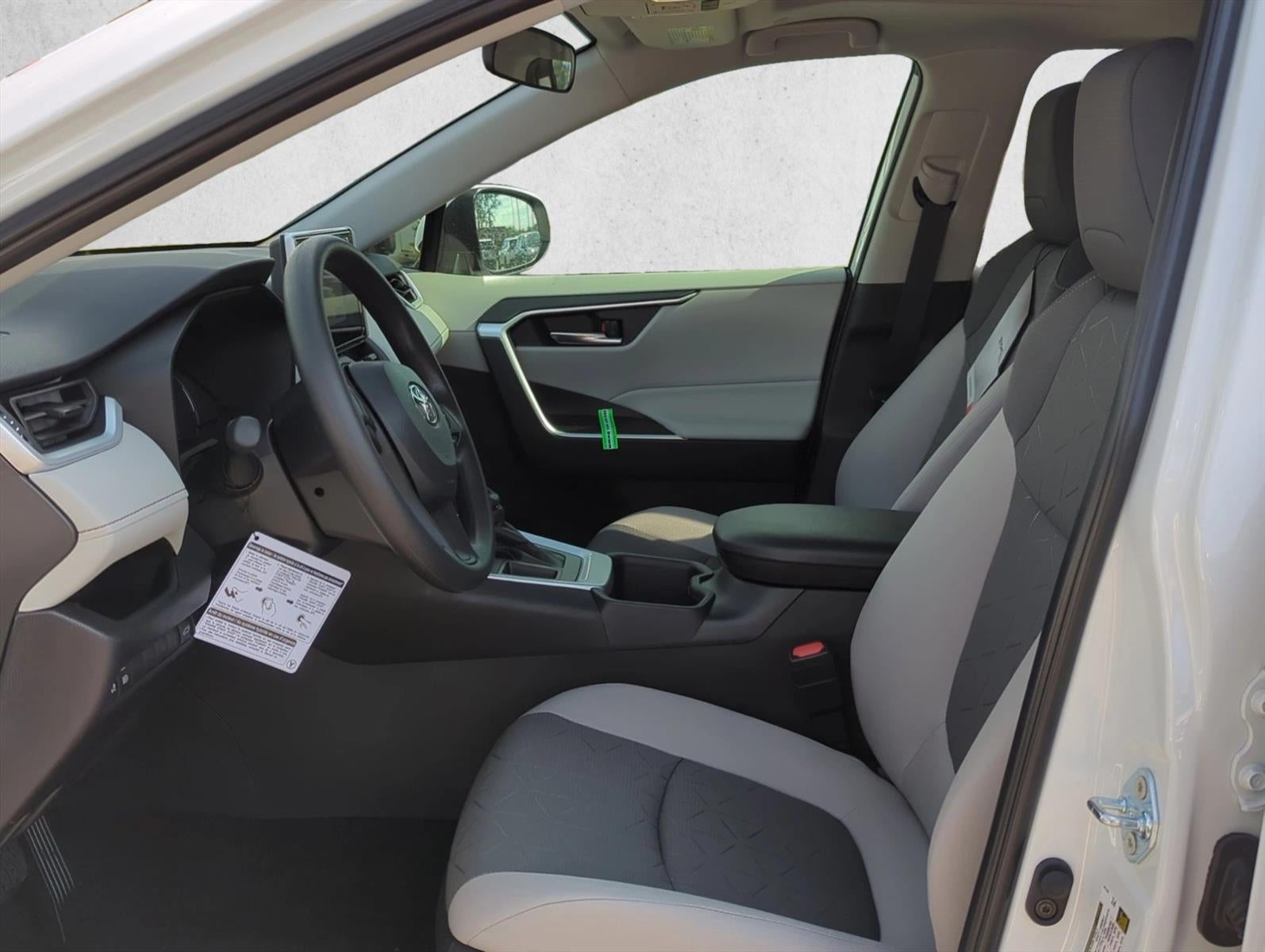 2025 Toyota RAV4 XLE FWD (GS)