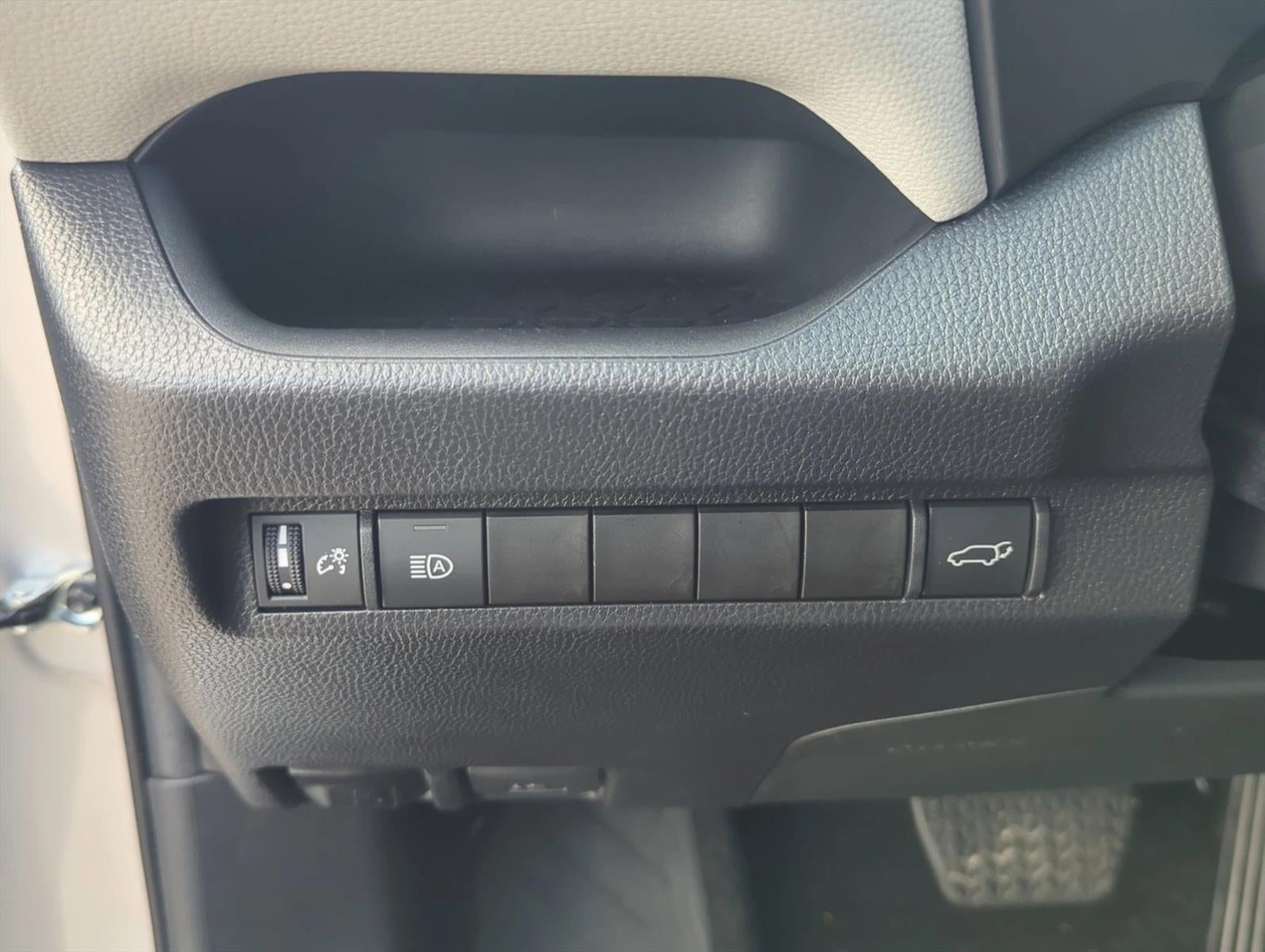 2025 Toyota RAV4 XLE FWD (Natl)