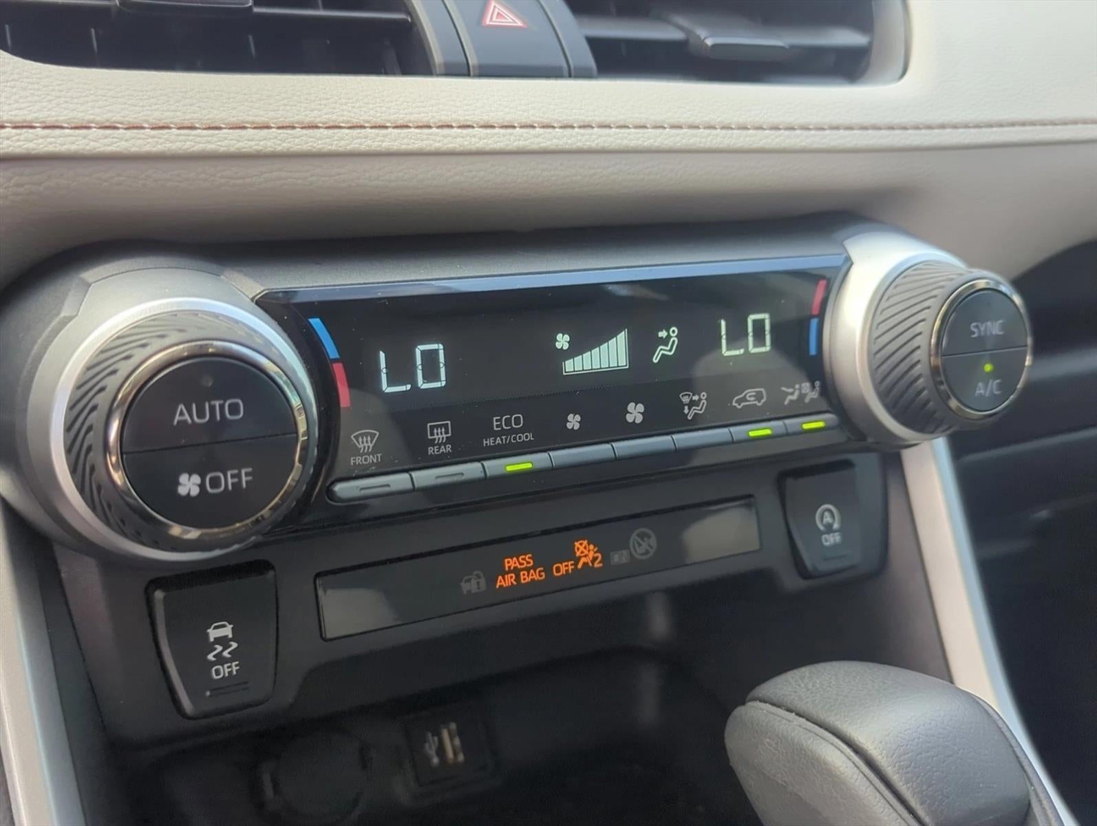 2025 Toyota RAV4 XLE FWD (Natl)