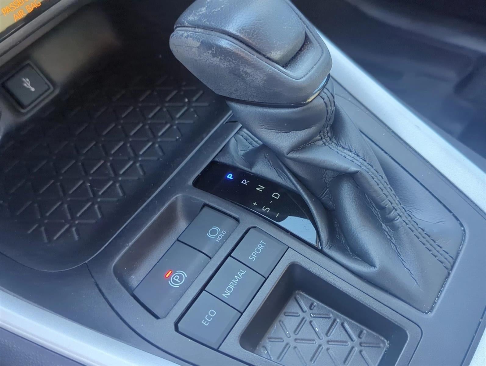 2022 Toyota RAV4 XLE FWD (GS)