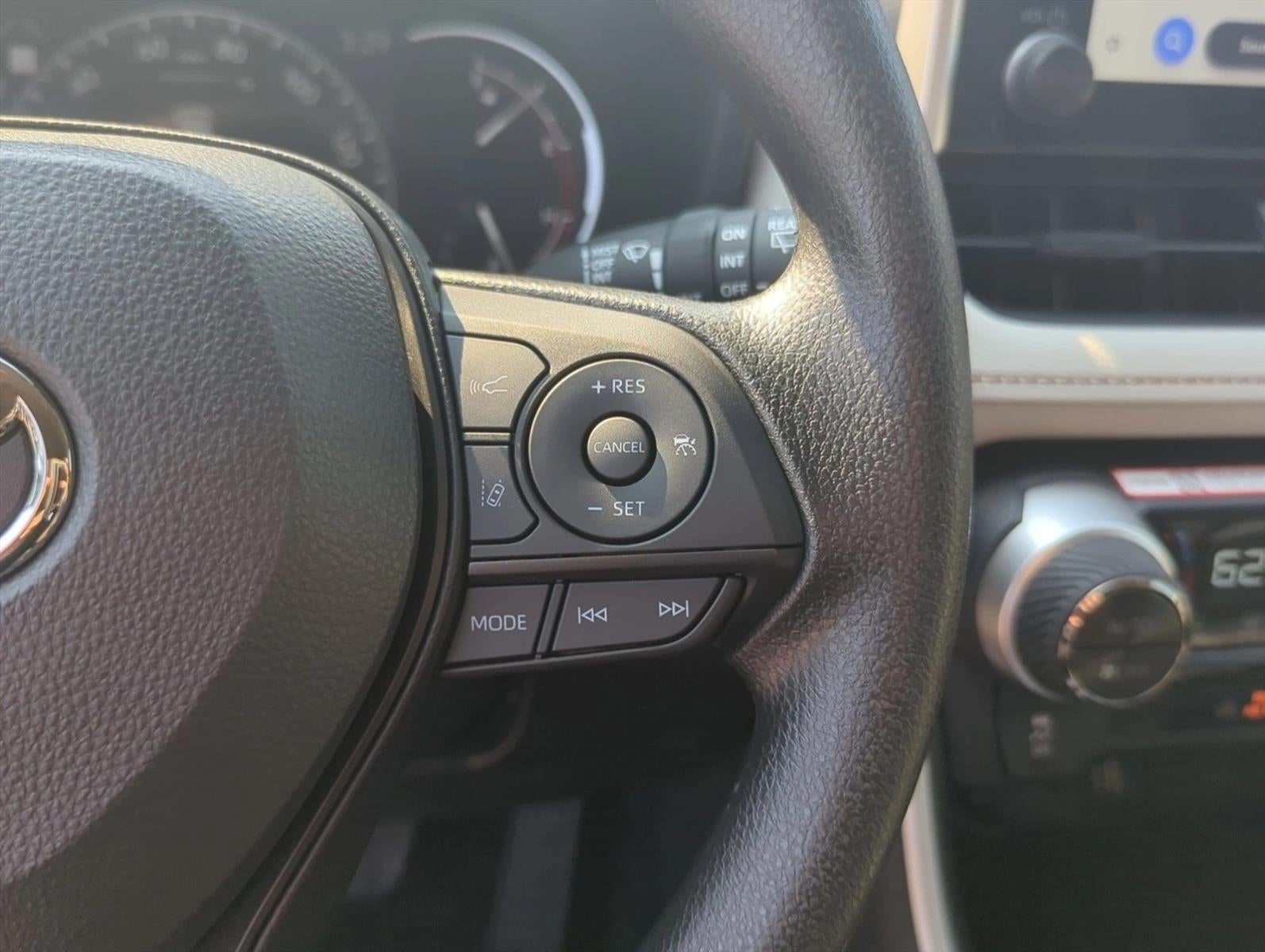 2025 Toyota RAV4 XLE FWD (GS)