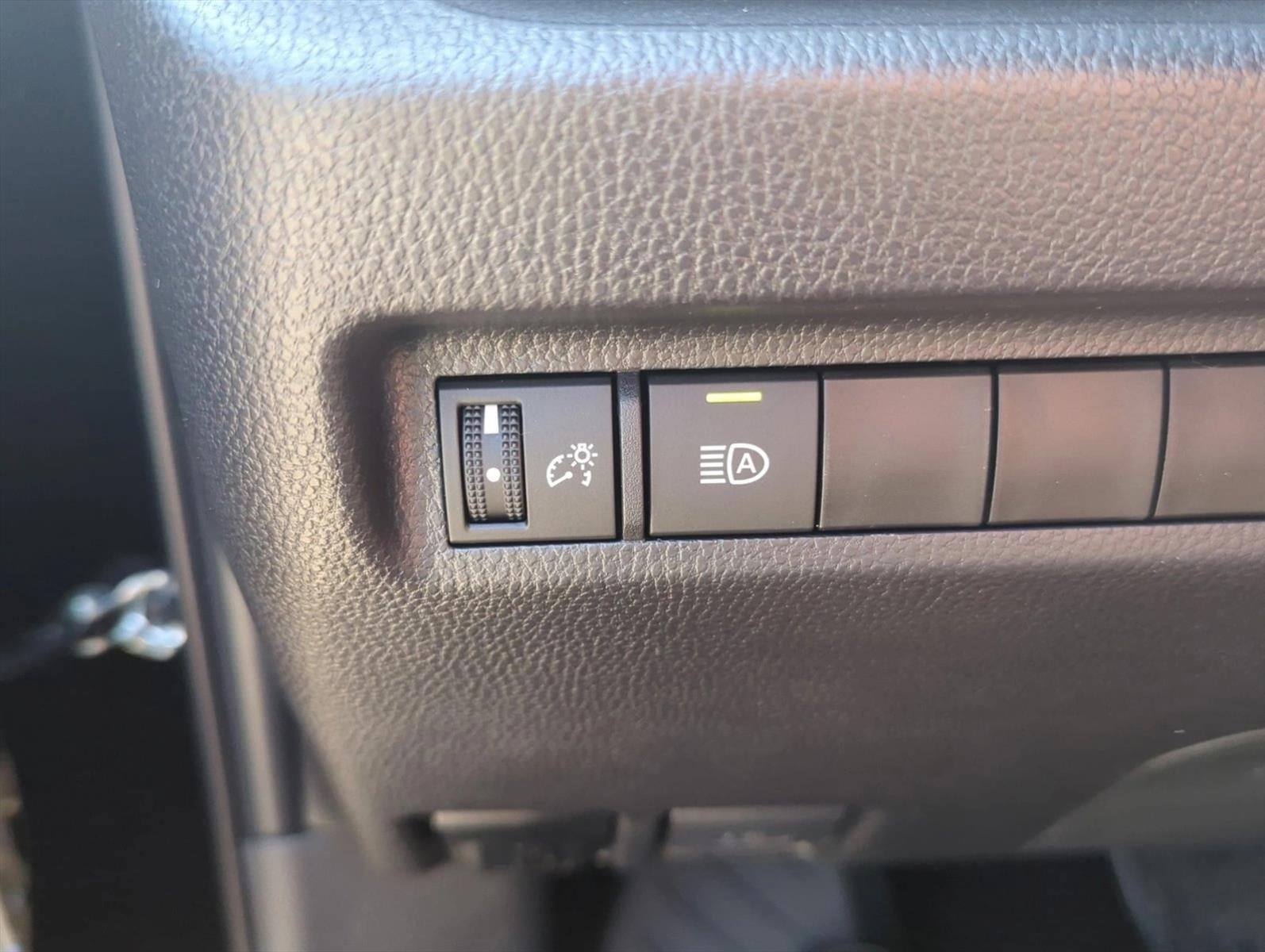 2025 Toyota RAV4 XLE FWD (GS)