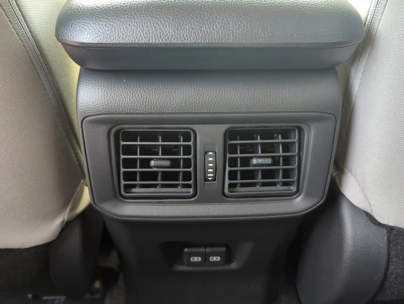 2025 Toyota RAV4 XLE FWD (GS)