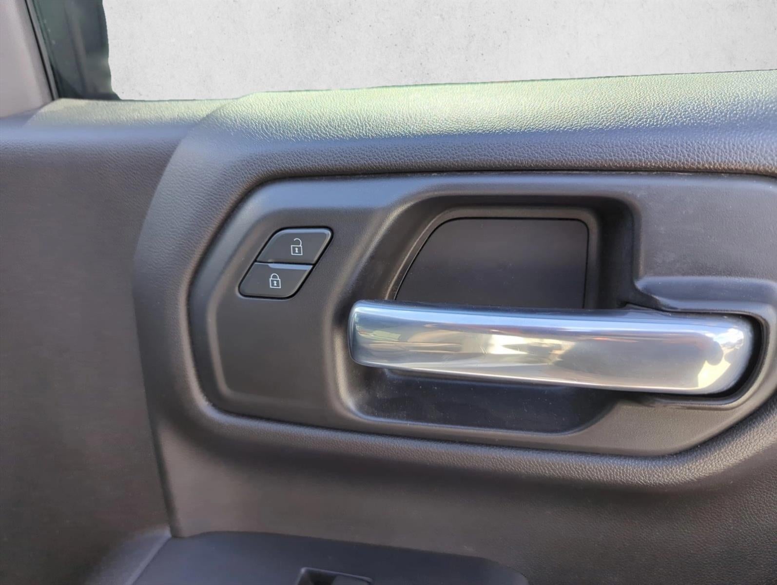 2020 Chevrolet Silverado 1500 Crew Cab Short Box 2-Wheel Drive Custom