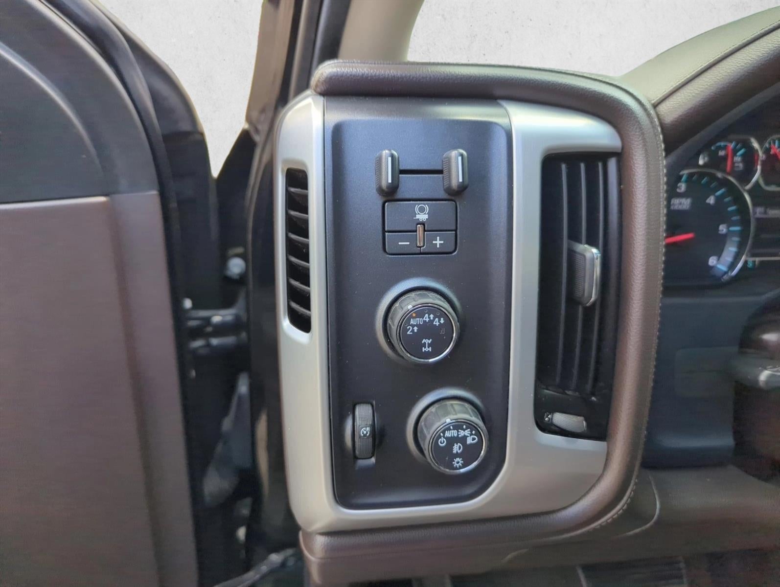 2018 GMC Sierra 1500 Crew Cab Short Box 4-Wheel Drive SLT