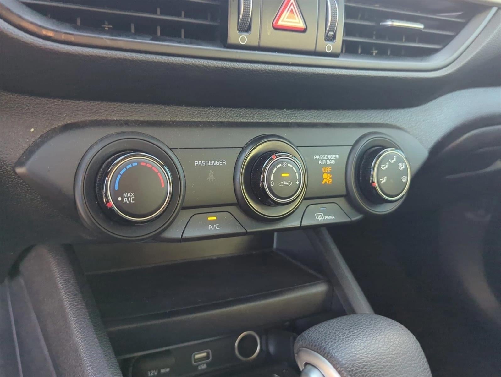 2022 Kia Forte LXS IVT