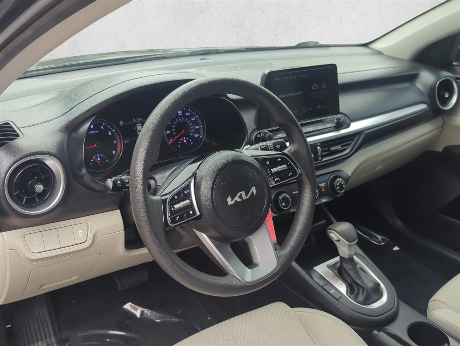 2023 Kia Forte LXS IVT