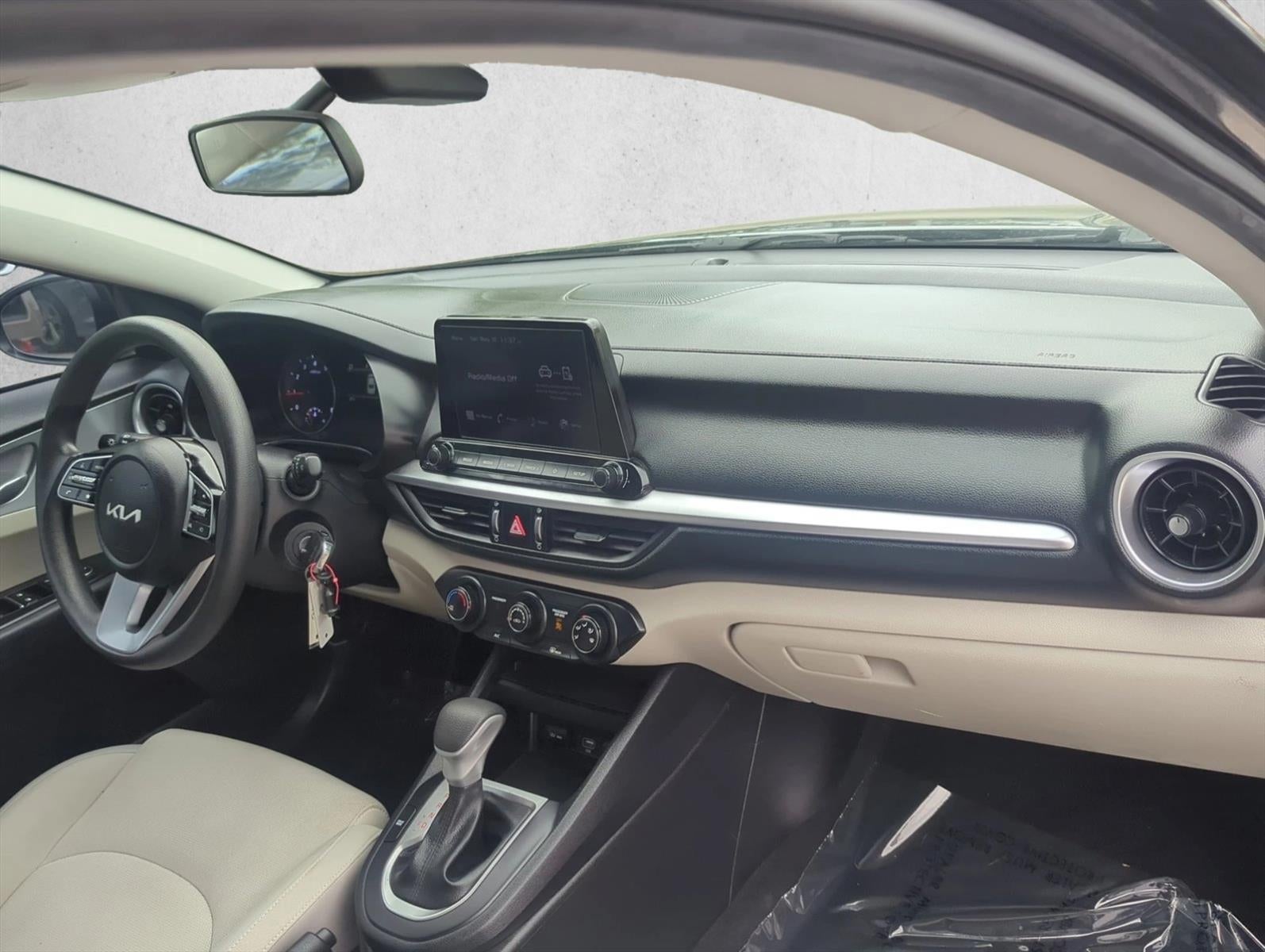 2023 Kia Forte LXS IVT