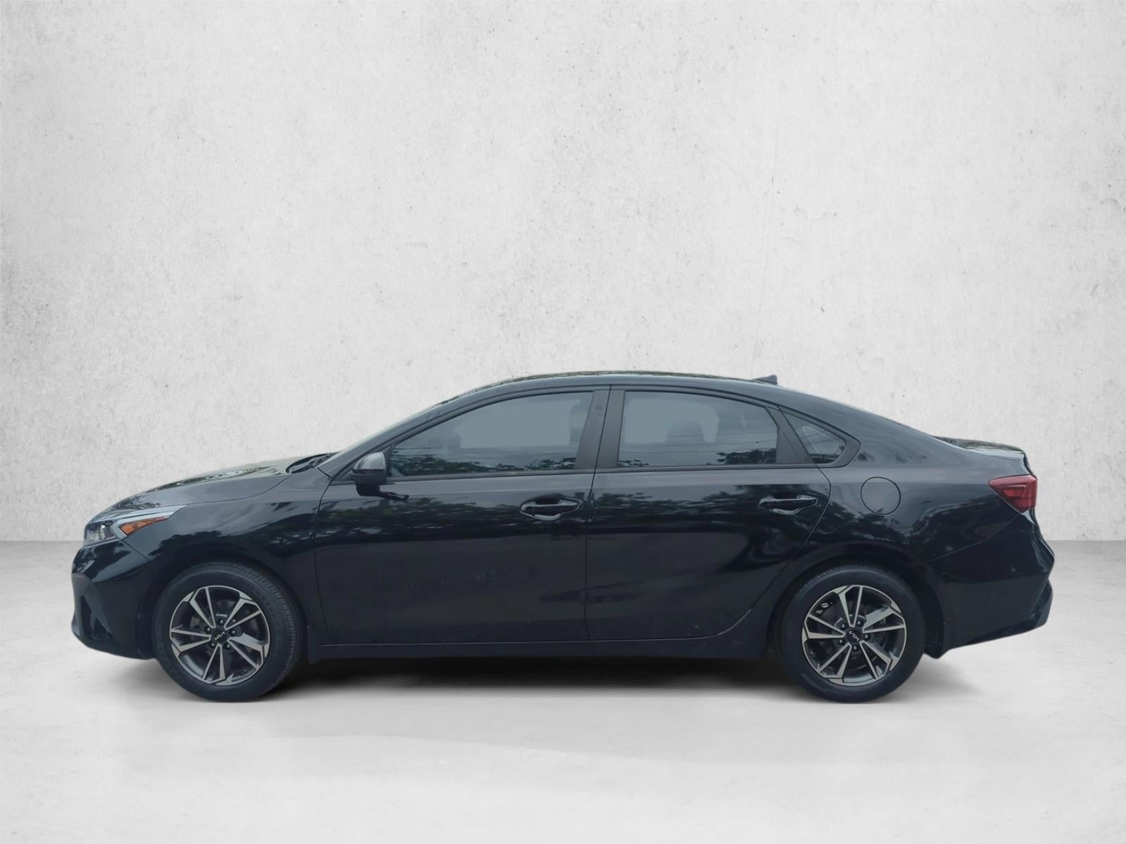 2023 Kia Forte LXS IVT