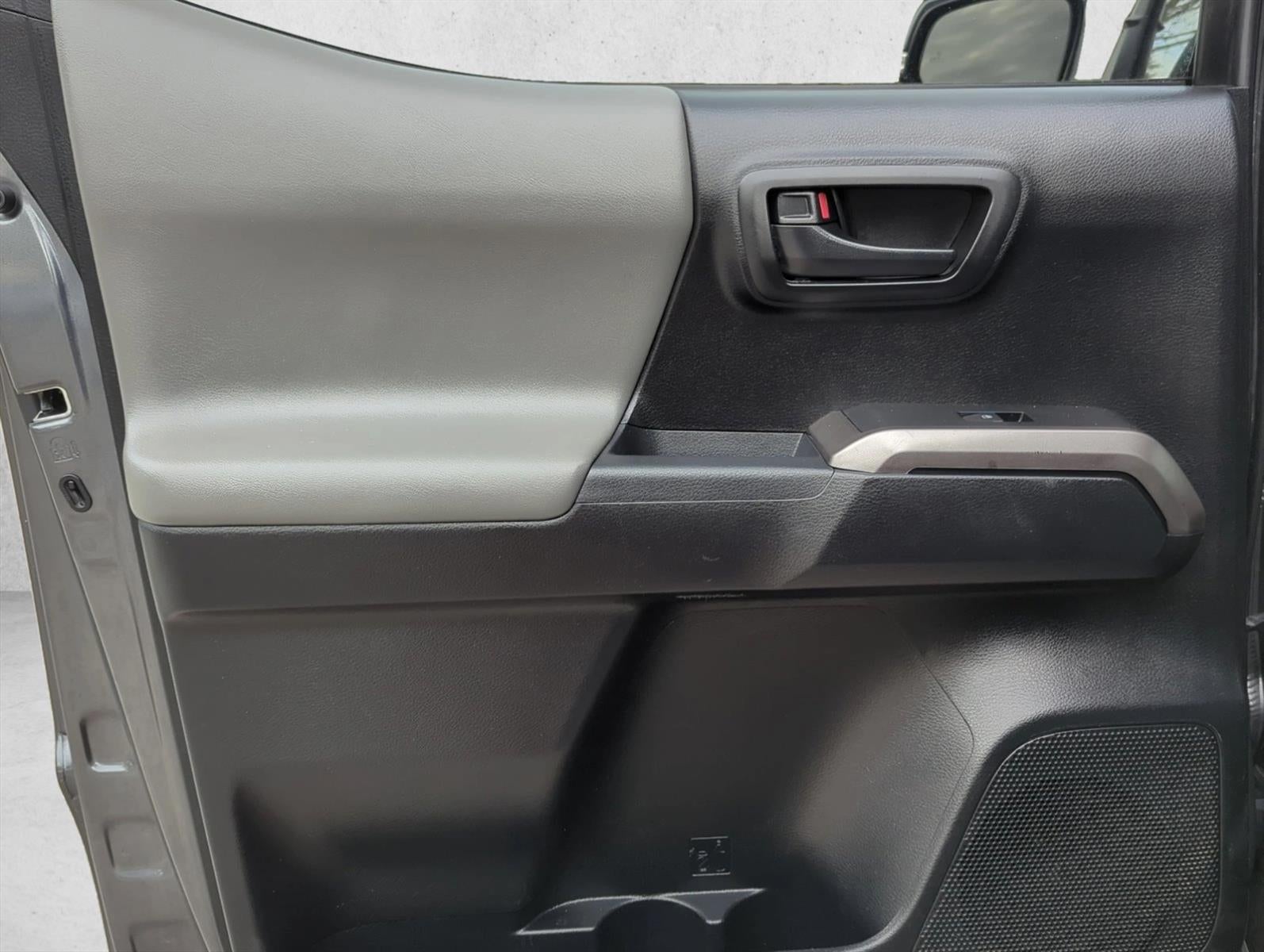 2022 Toyota Tacoma 2WD 2WD SR5 Double Cab 5' Bed V6 AT (GS)