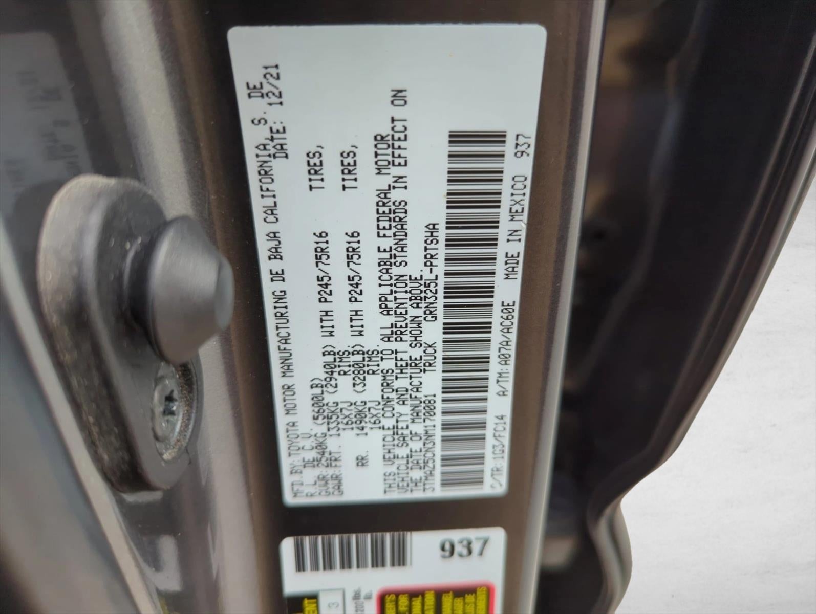 2022 Toyota Tacoma 2WD 2WD SR5 Double Cab 5' Bed V6 AT (GS)