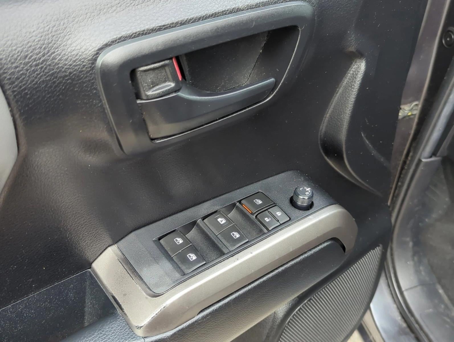 2022 Toyota Tacoma 2WD 2WD SR5 Double Cab 5' Bed V6 AT (GS)