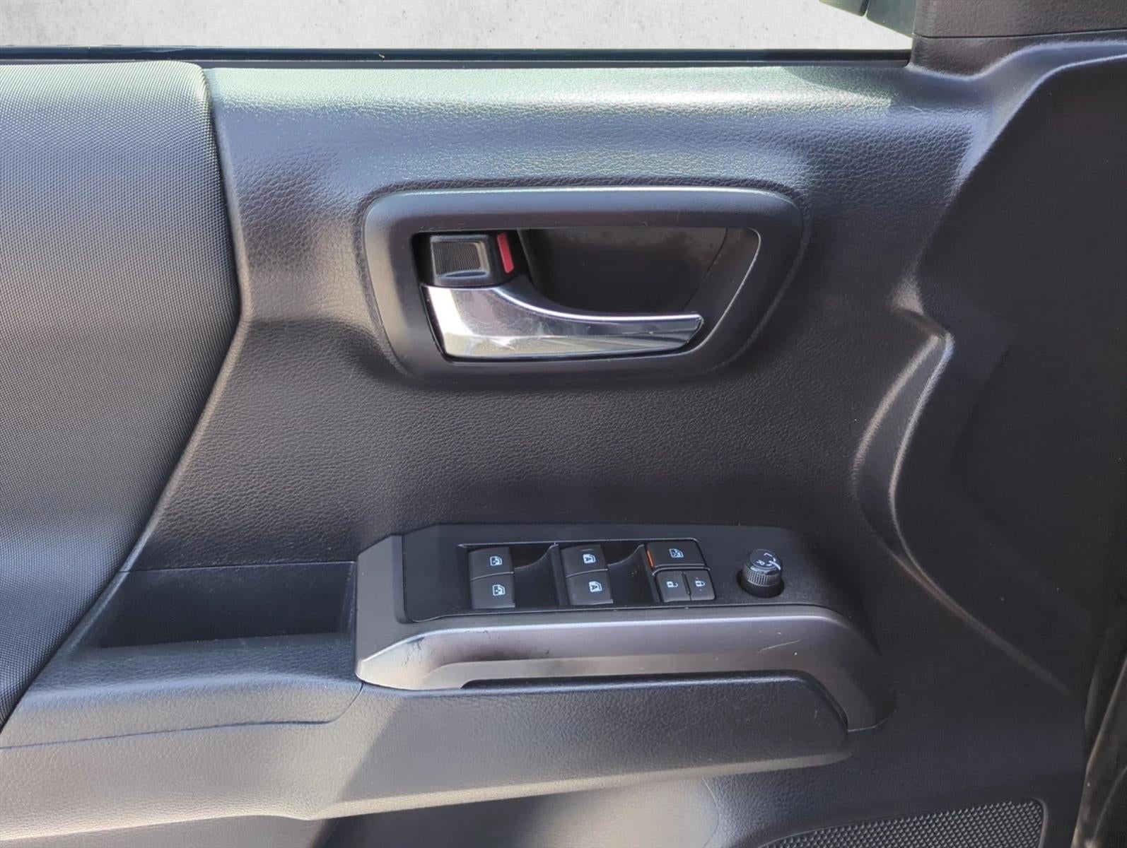 2019 Toyota Tacoma 2WD 2WD TRD Sport Double Cab 5' Bed V6 AT (Natl)