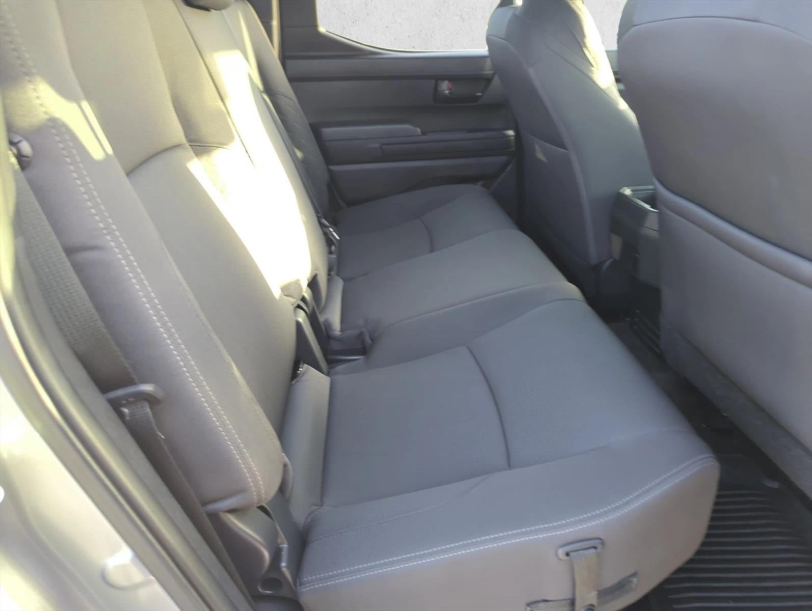 2024 Toyota Tacoma 2WD 2WD SR5 Double Cab 5' Bed AT (SE)