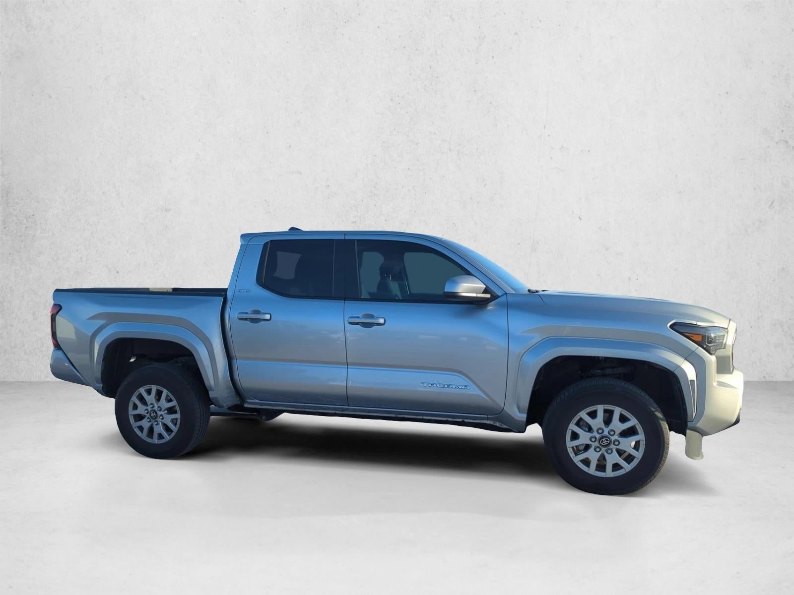 2024 Toyota Tacoma 2WD 2WD SR5 Double Cab 5' Bed AT (SE)