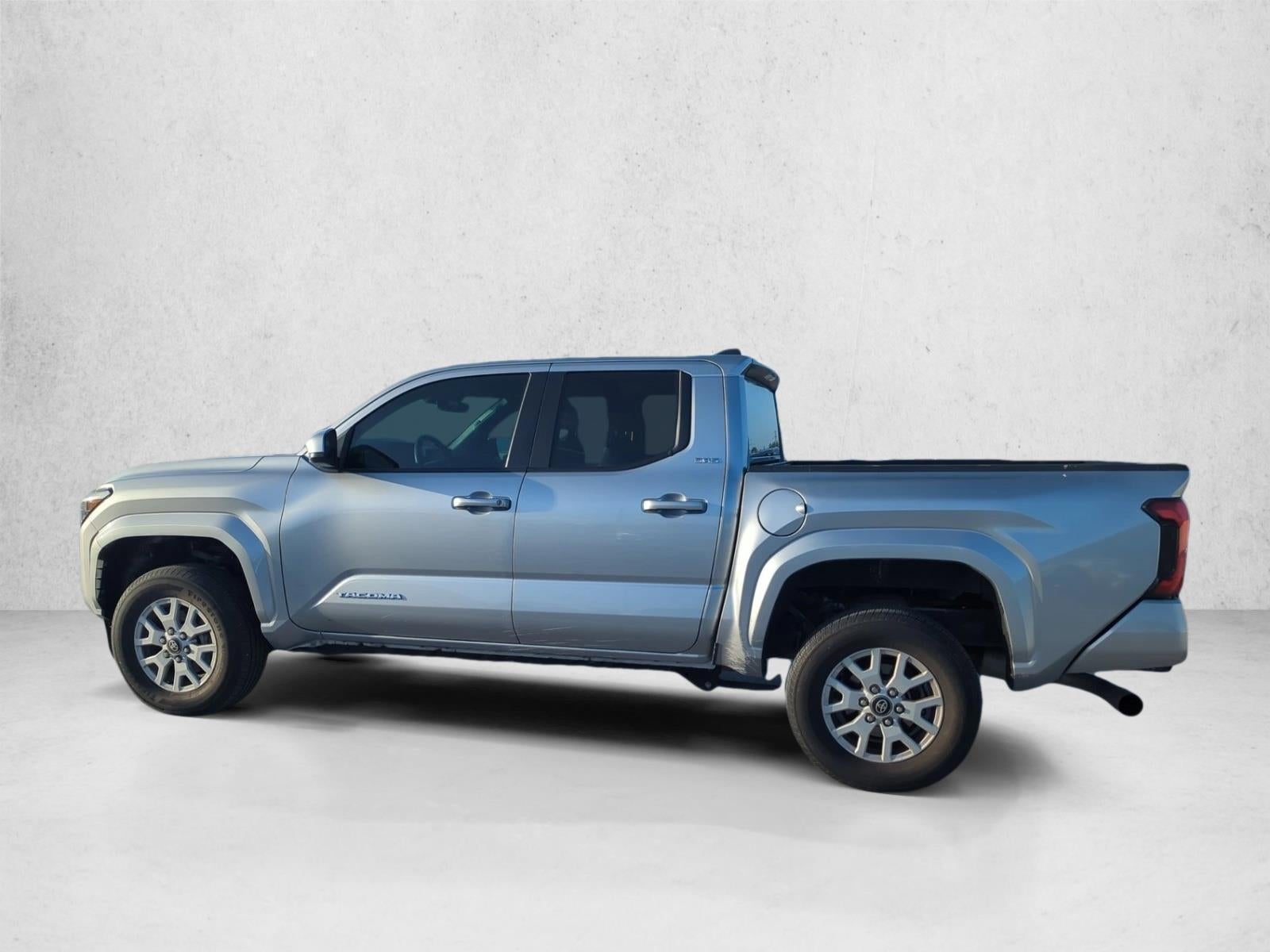 2024 Toyota Tacoma 2WD 2WD SR5 Double Cab 5' Bed AT (SE)