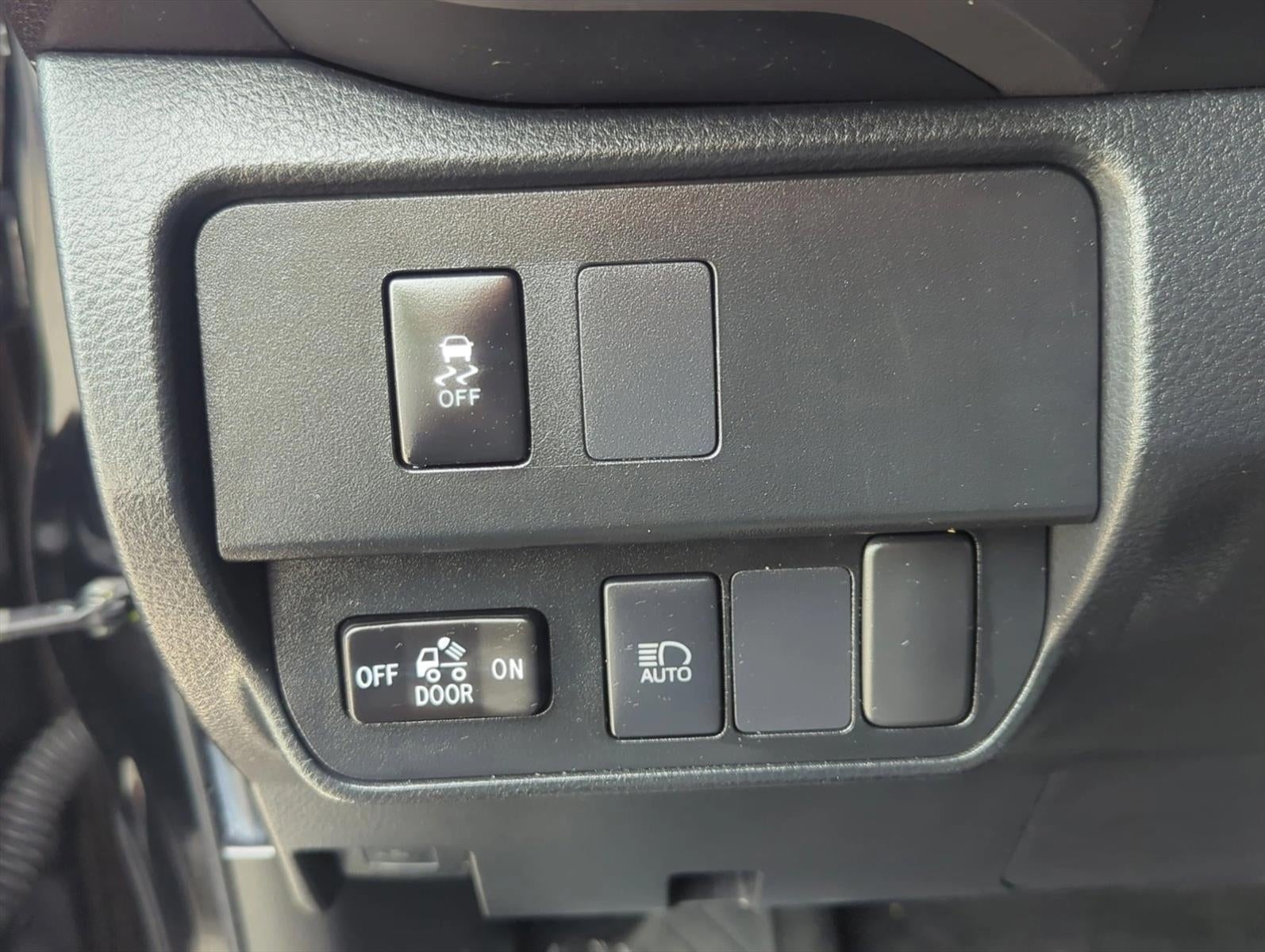 2022 Toyota Tacoma 2WD 2WD SR5 Double Cab 5' Bed I4 AT (SE)