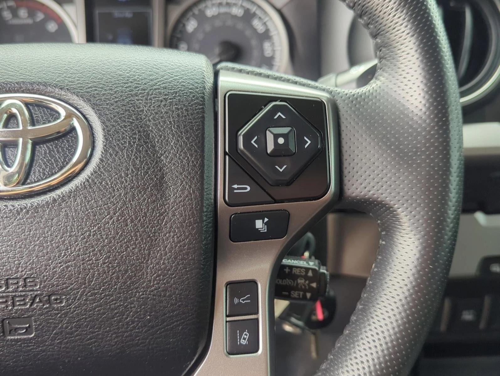 2022 Toyota Tacoma 2WD 2WD SR5 Double Cab 5' Bed I4 AT (SE)