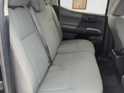 2022 Toyota Tacoma 2WD 2WD SR5 Double Cab 5' Bed I4 AT (SE)