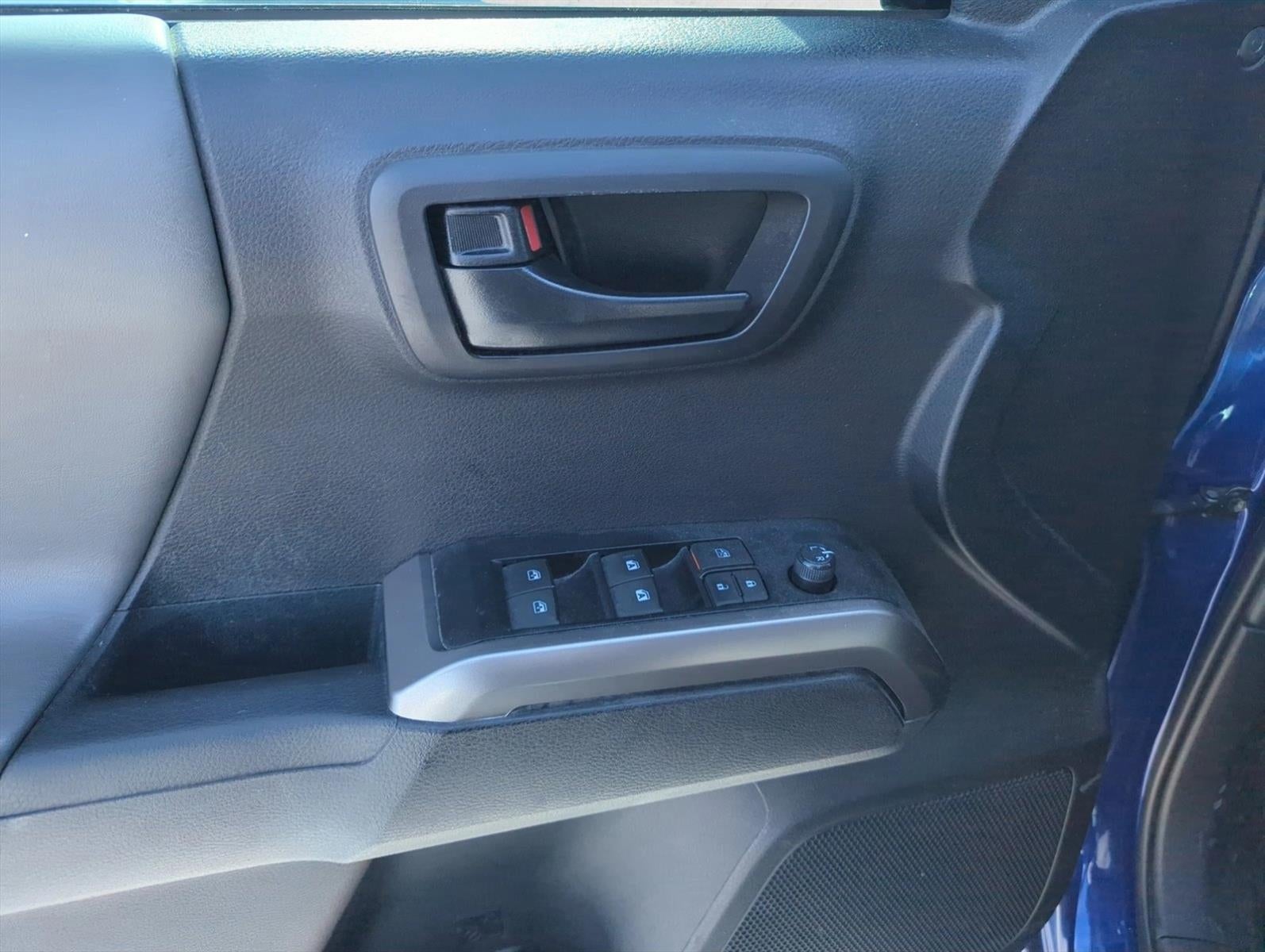2023 Toyota Tacoma 2WD 2WD SR5 Double Cab 5' Bed V6 AT (GS)
