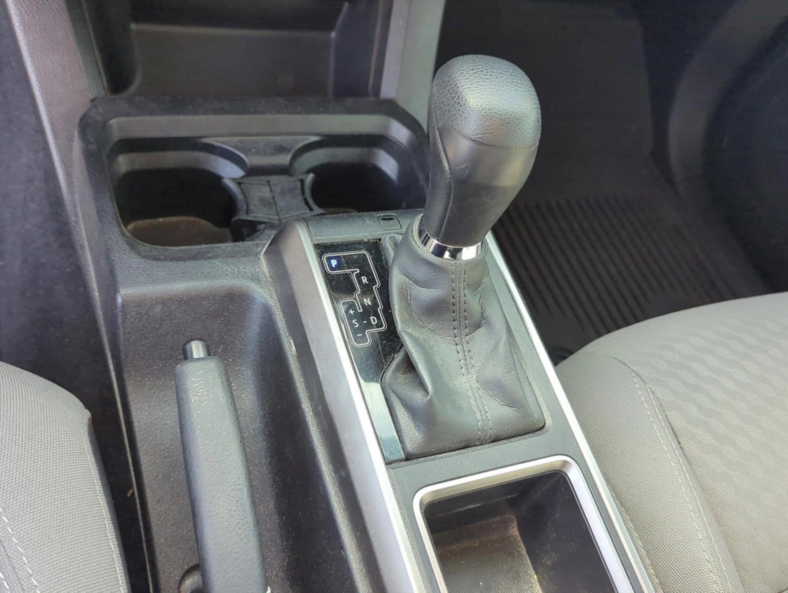 2023 Toyota Tacoma 2WD 2WD SR5 Double Cab 5' Bed V6 AT (GS)