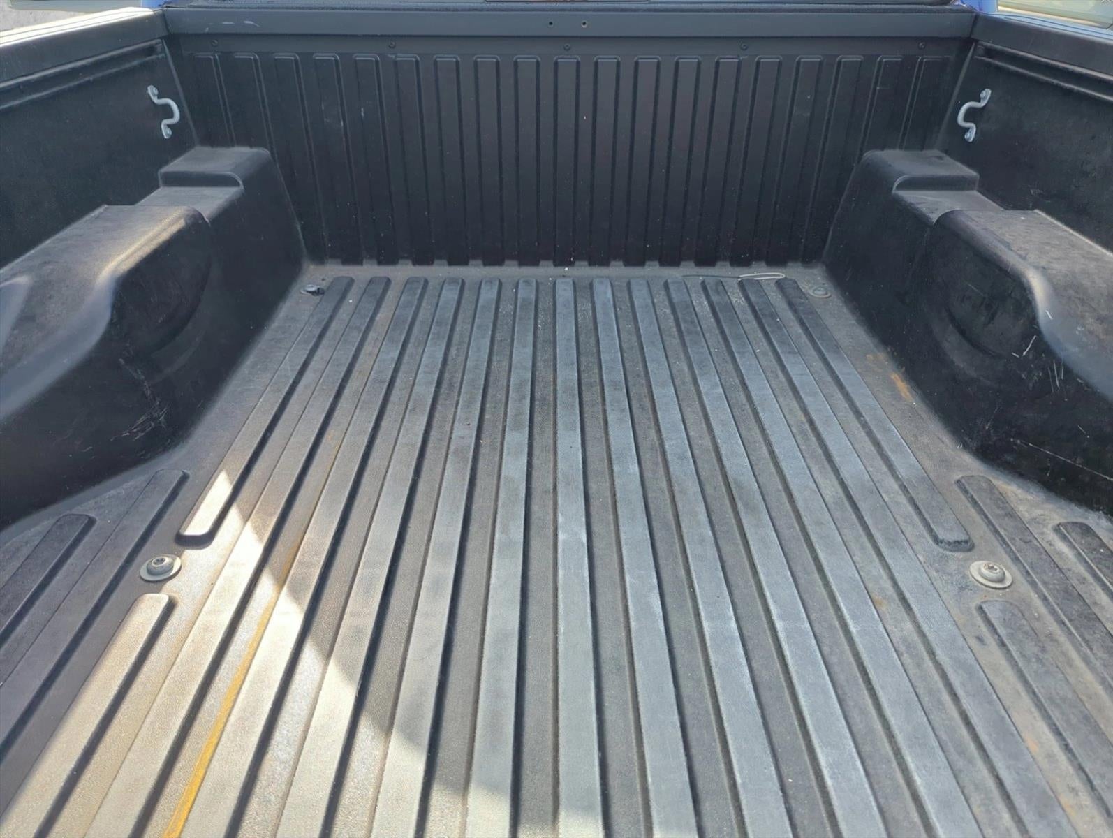 2023 Toyota Tacoma 2WD 2WD SR5 Double Cab 5' Bed V6 AT (GS)
