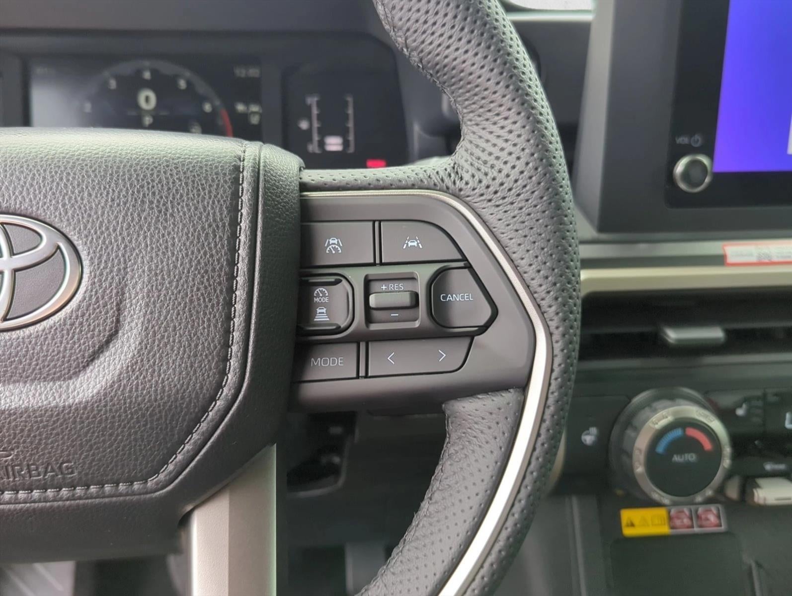 2025 Toyota Tacoma 2WD 2WD SR5 Double Cab 5' Bed AT (SE)
