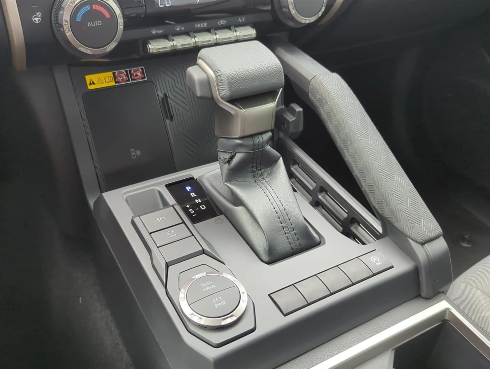 2025 Toyota Tacoma 2WD 2WD SR5 Double Cab 5' Bed AT (SE)