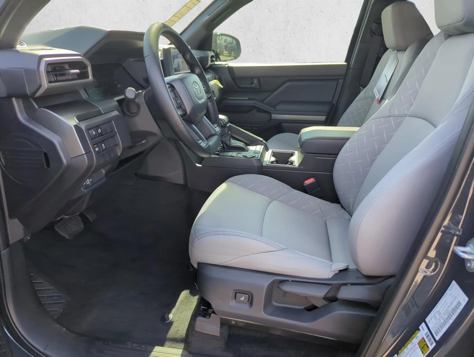 2025 Toyota Tacoma 2WD 2WD SR5 Double Cab 5' Bed AT (SE)