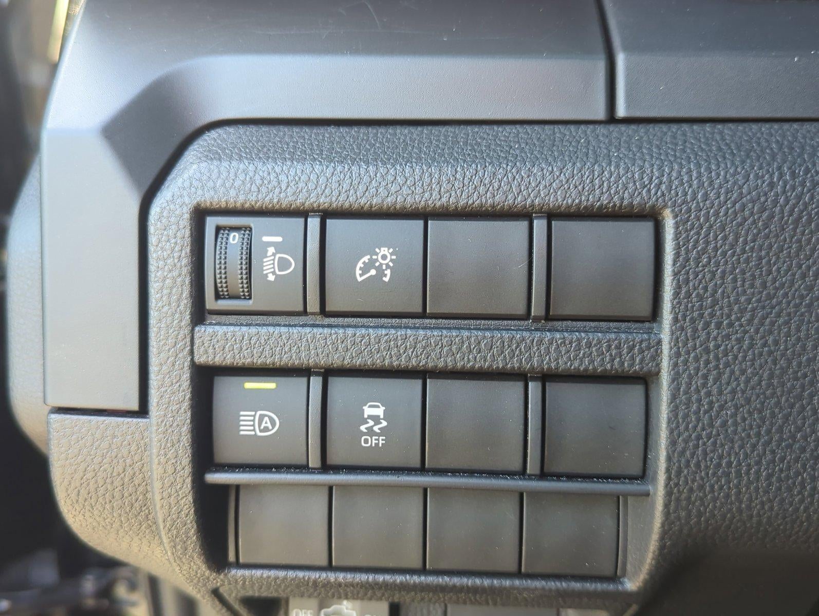 2025 Toyota Tacoma 2WD 2WD SR Double Cab 5' Bed AT (GS)