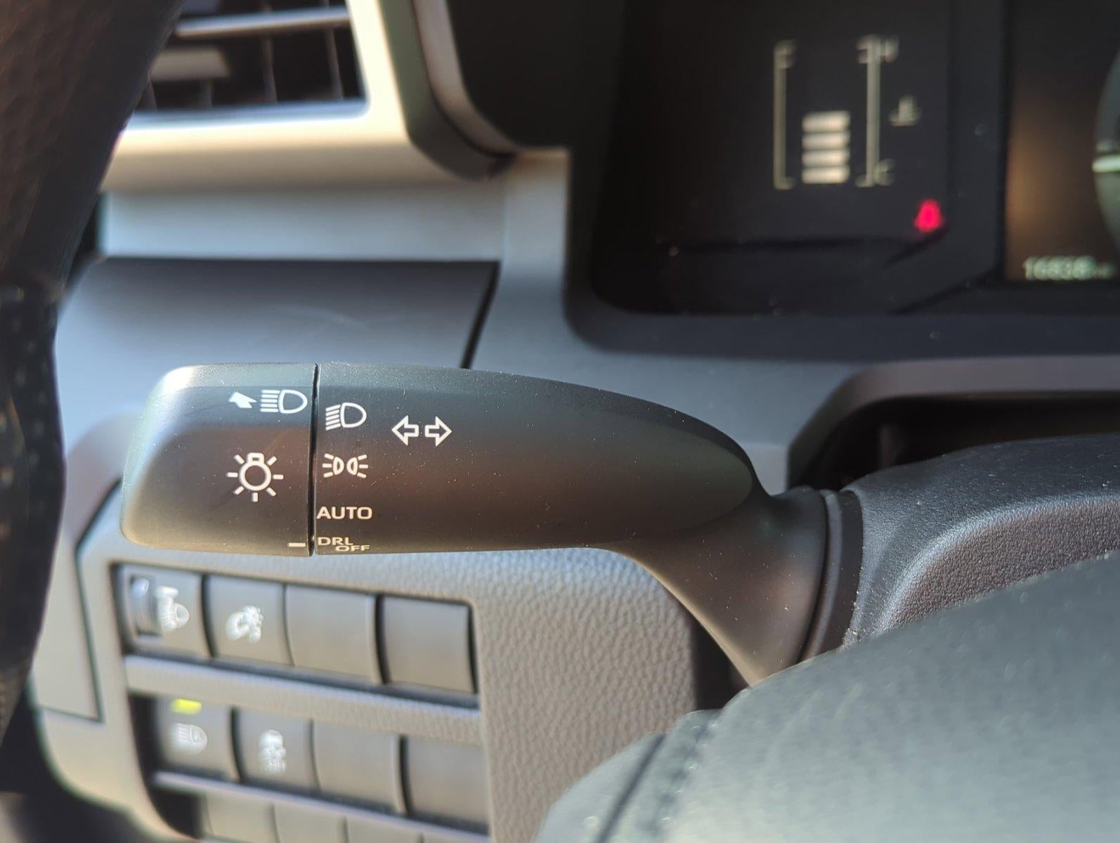 2025 Toyota Tacoma 2WD 2WD SR Double Cab 5' Bed AT (GS)