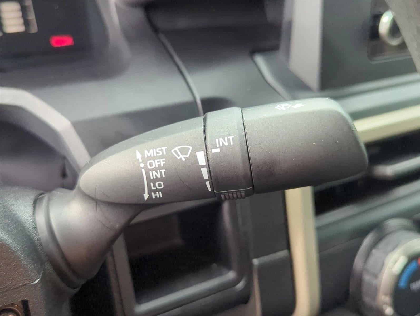 2025 Toyota Tacoma 2WD 2WD SR Double Cab 5' Bed AT (GS)