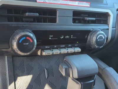 2026 Toyota Tacoma 4WD 4WD SR Double Cab 5' Bed AT (GS)