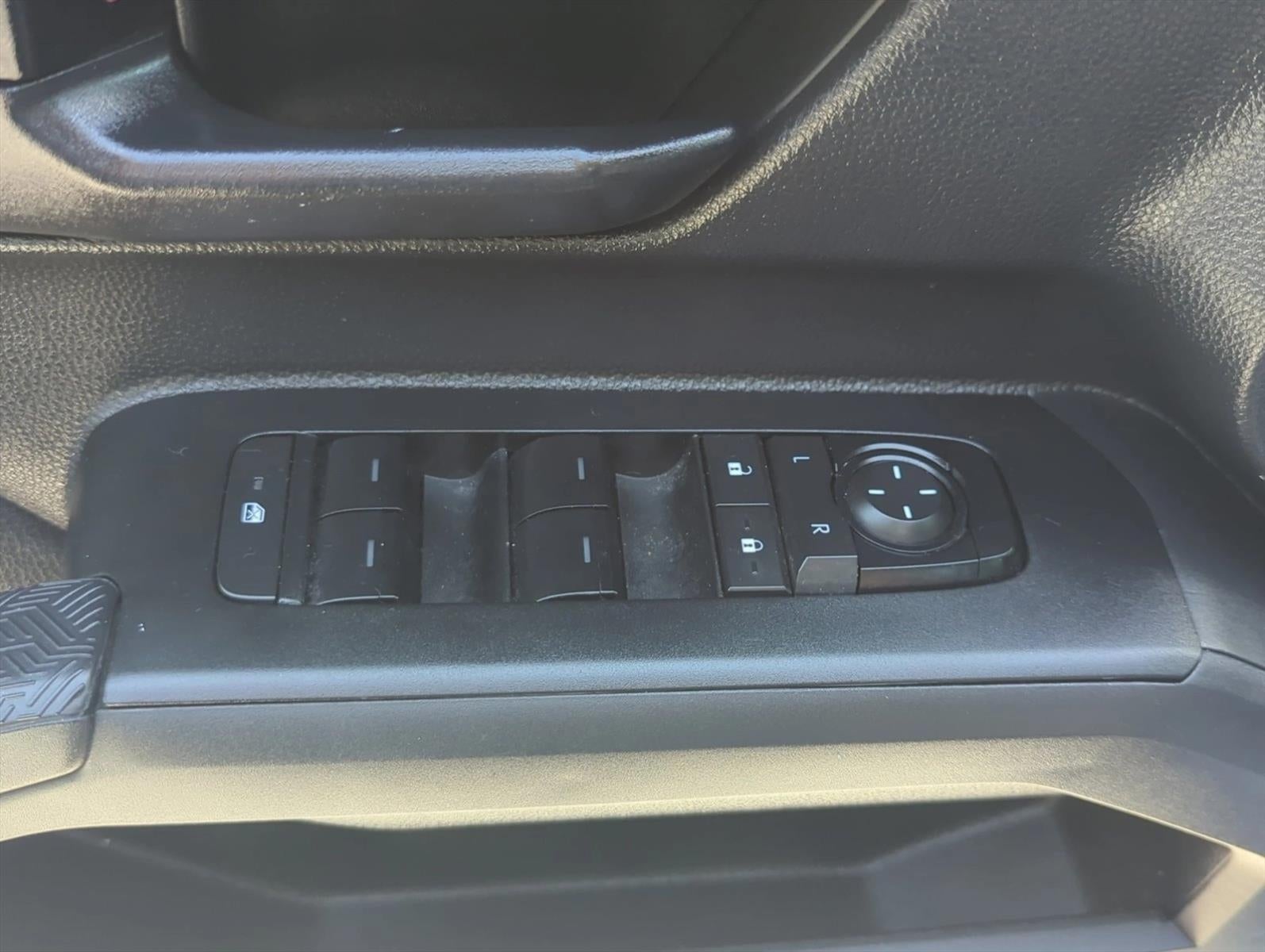 2024 Toyota Tacoma 4WD 4WD SR Double Cab 5' Bed AT (GS)