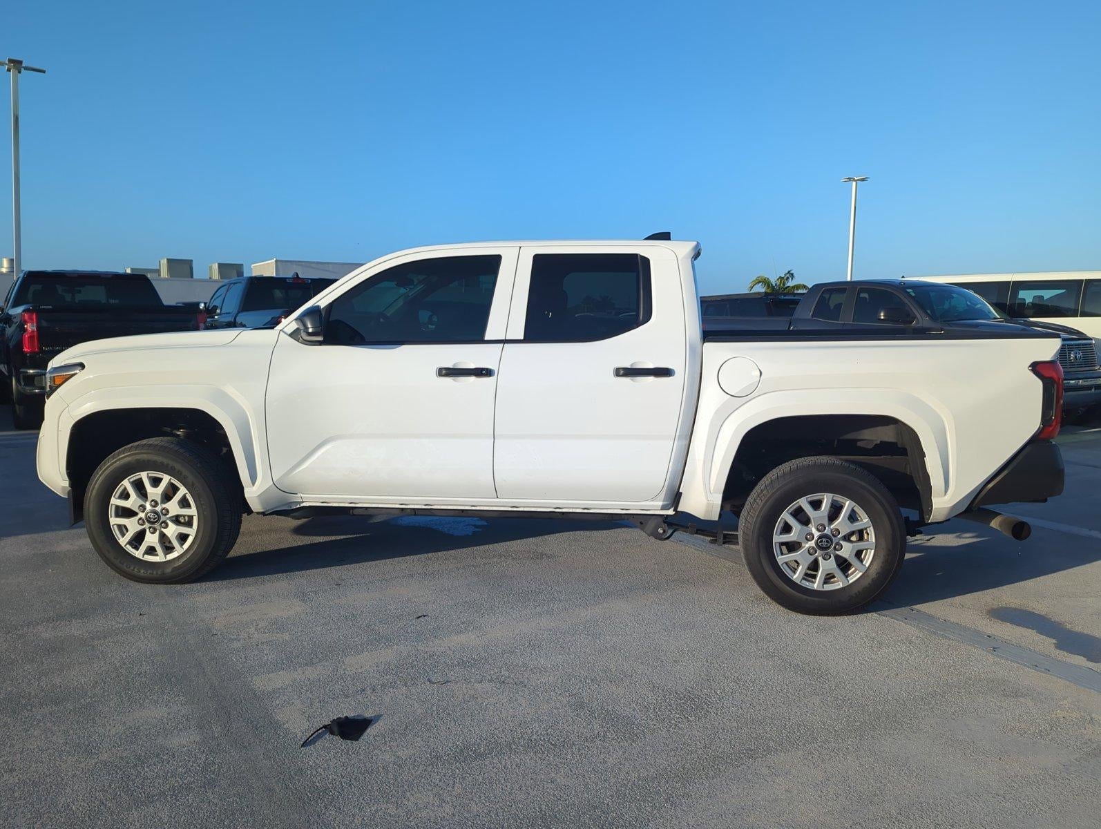 2024 Toyota Tacoma 4WD 4WD SR Double Cab 5' Bed AT (GS)